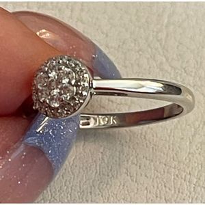 Kay Jewelers 10K White Gold 1/4 CT TW Diamond Ring (Size 7)